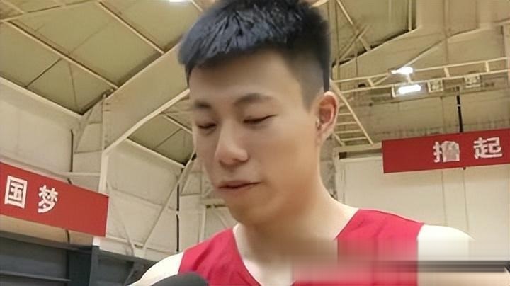 爱体育官网-关于张镇麟陈旧性伤病复发离开国家队返回俱乐部康复的信息