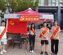 赤焰军团与曙光先锋在刀塔中上演巅峰对决，最终打出自信操作，赢下信心之战