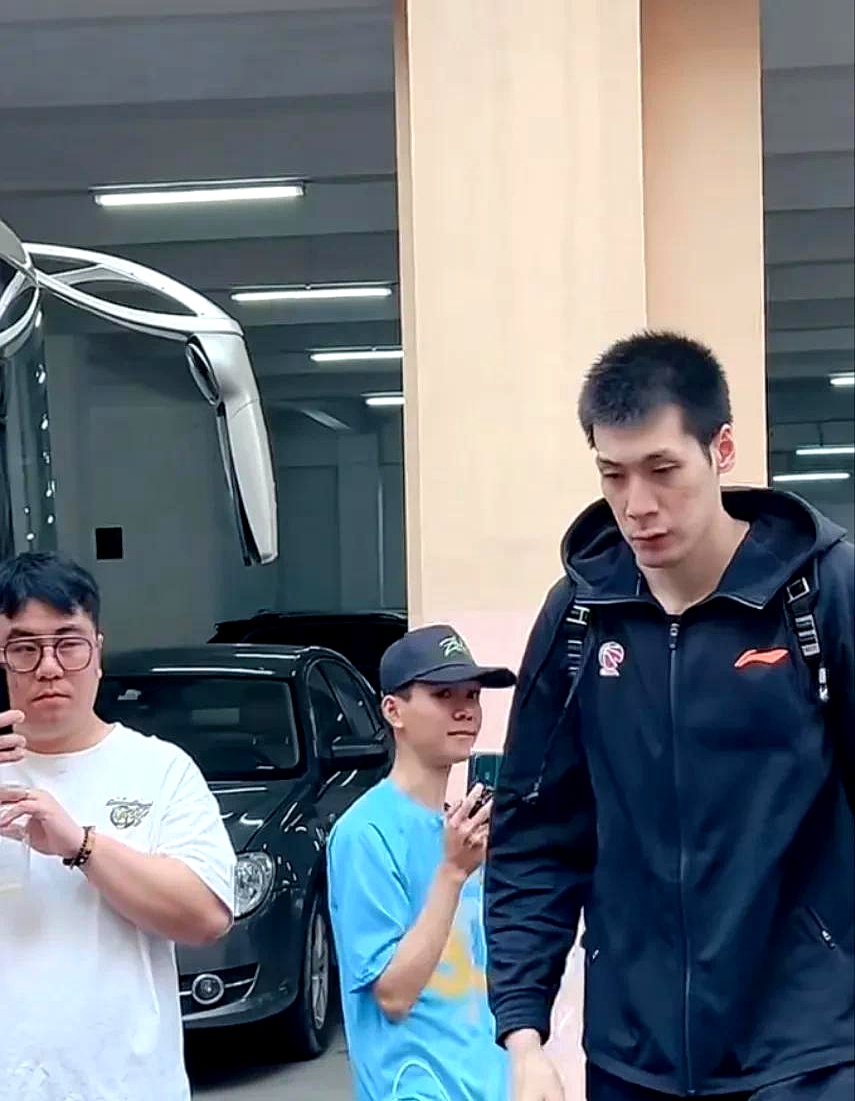 来了！挤走张皓嘉！广东男篮正式补强锋线三号位的简单介绍