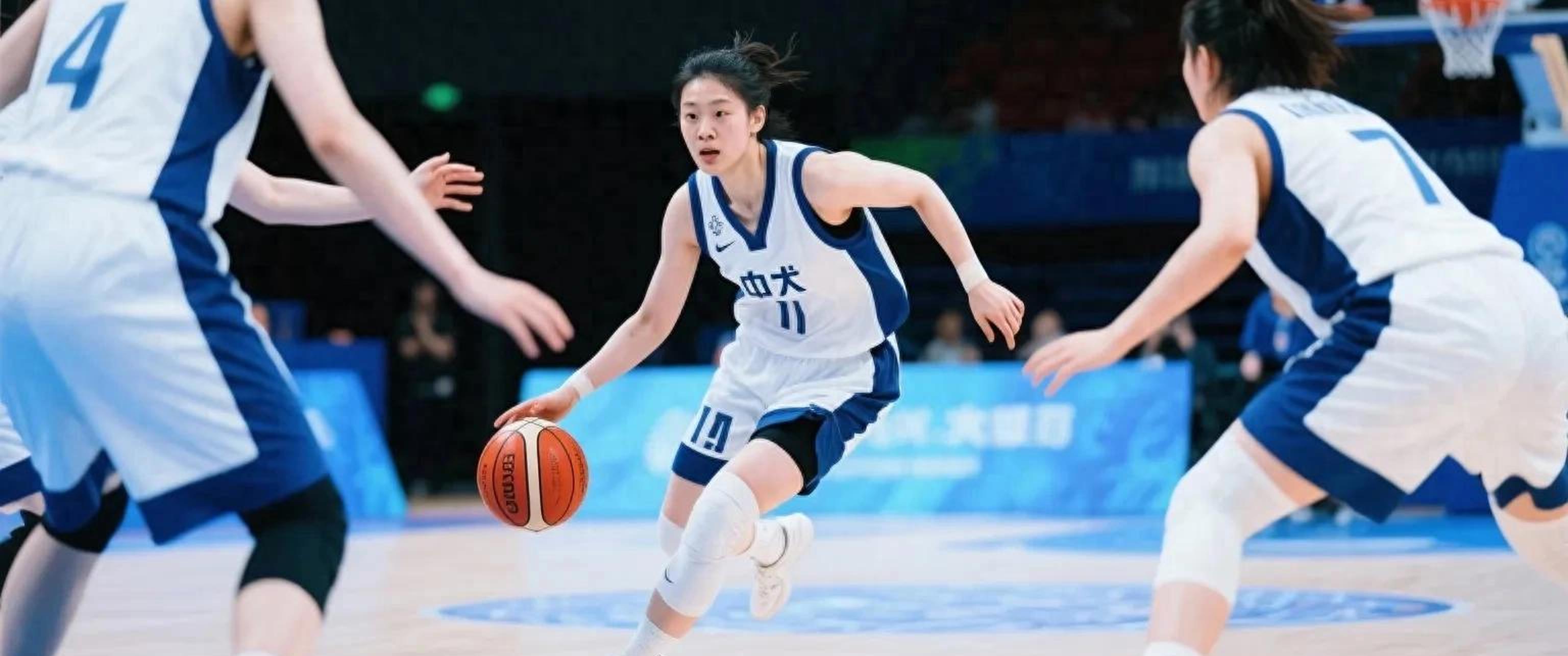 爱体育全站-黄思静21年女篮亚洲杯个人集锦，对阵日本砍18分7篮板