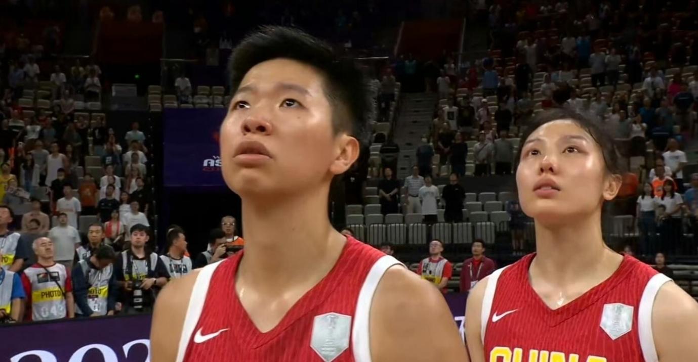 黄思静21年女篮亚洲杯个人集锦，对阵日本砍18分7篮板